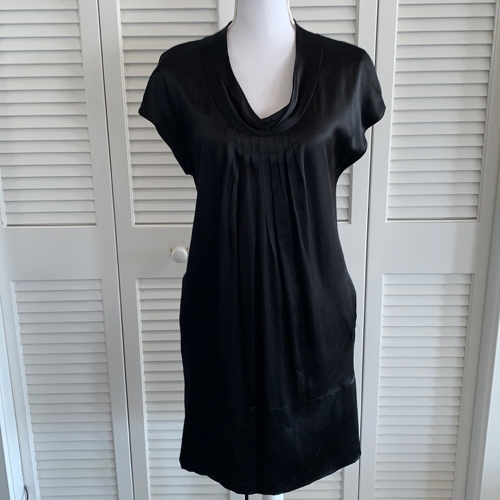 DKNY Cap Sleeve Mini Dress Black Silk Scoop Pleat Neckline w/ Pockets Size 2